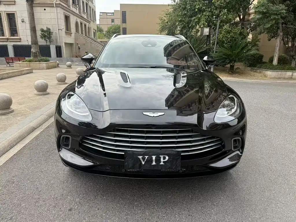 Aston Martin DBX — фото 2