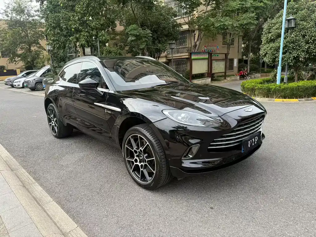 Aston Martin DBX — фото 3