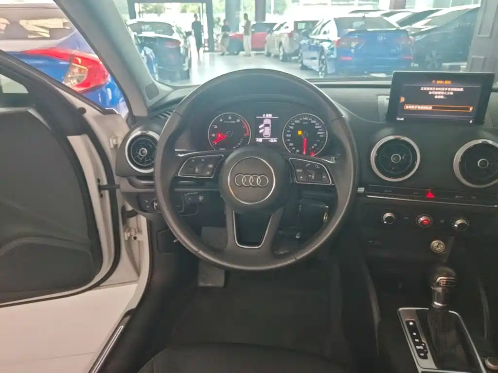 Audi A3 — фото 11