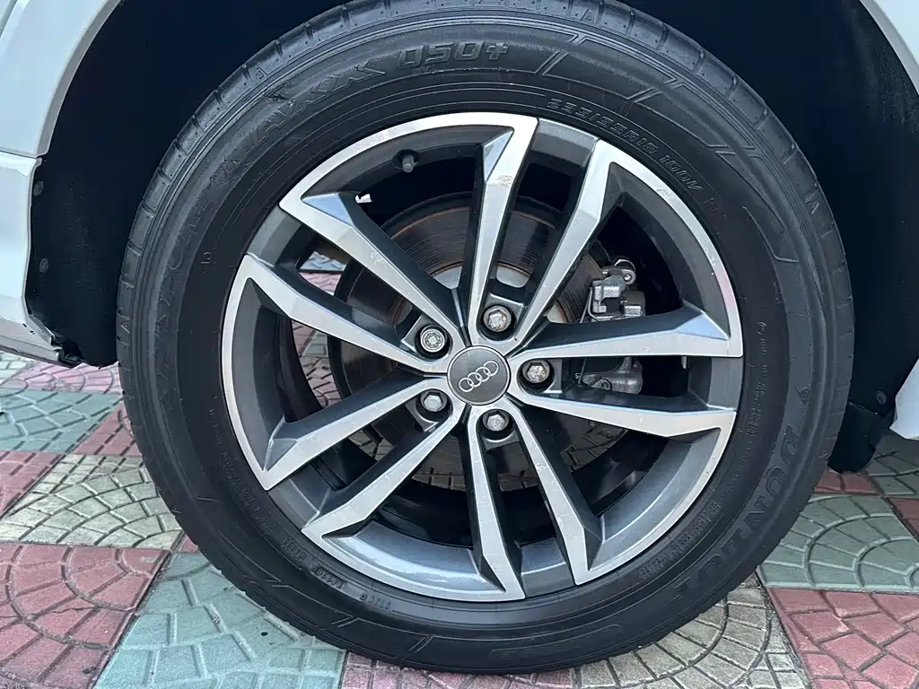 Audi Q3 — фото 17