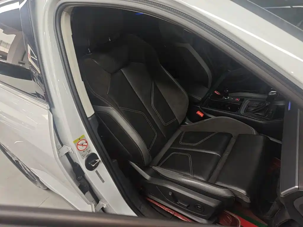 Audi Q3 Sportback — фото 25