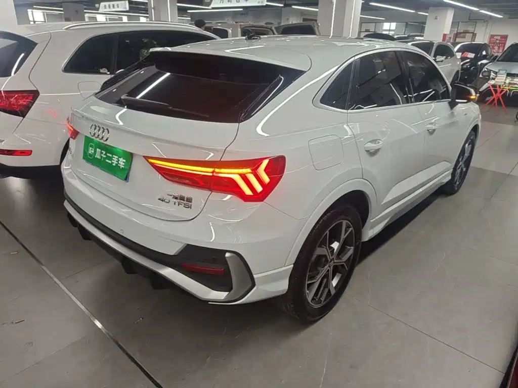 Audi Q3 Sportback — фото 7