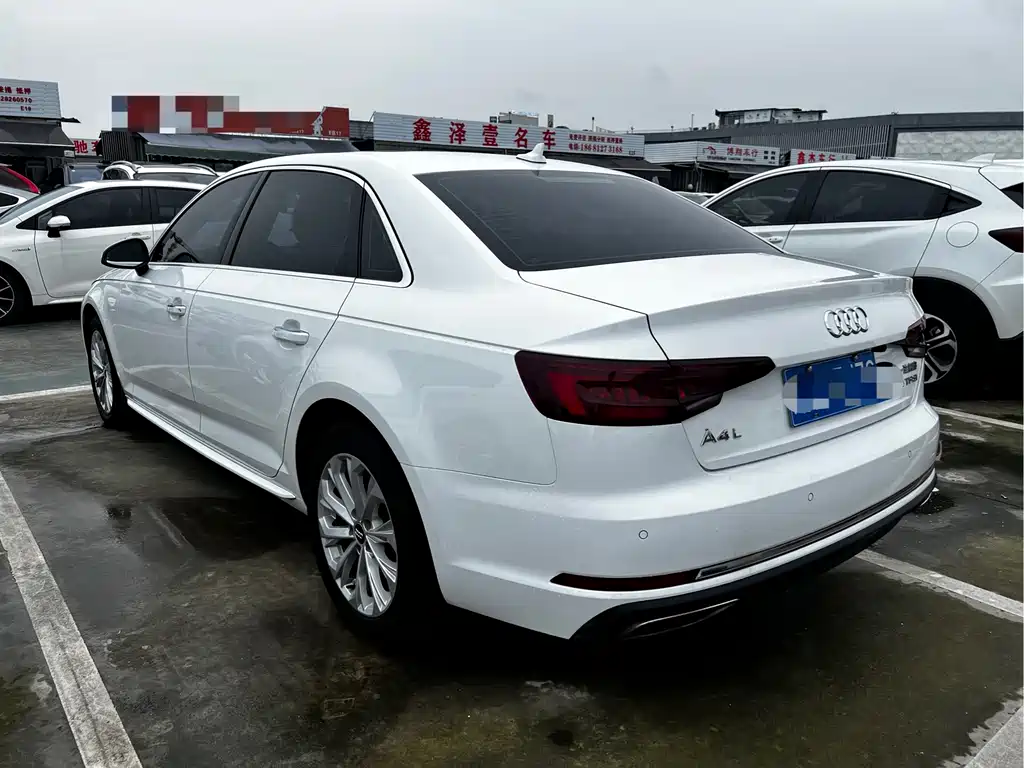 Audi A4L — фото 13