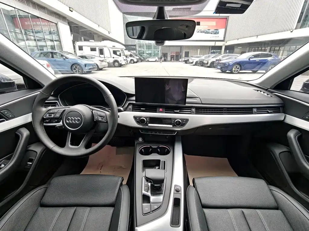 Audi A4L — фото 5