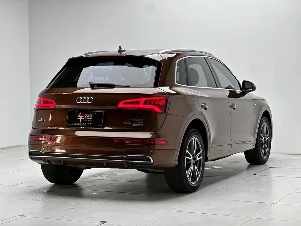 Audi Q5L — фото 4