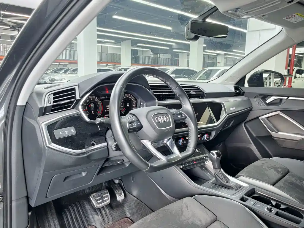 Audi Q3 — фото 5