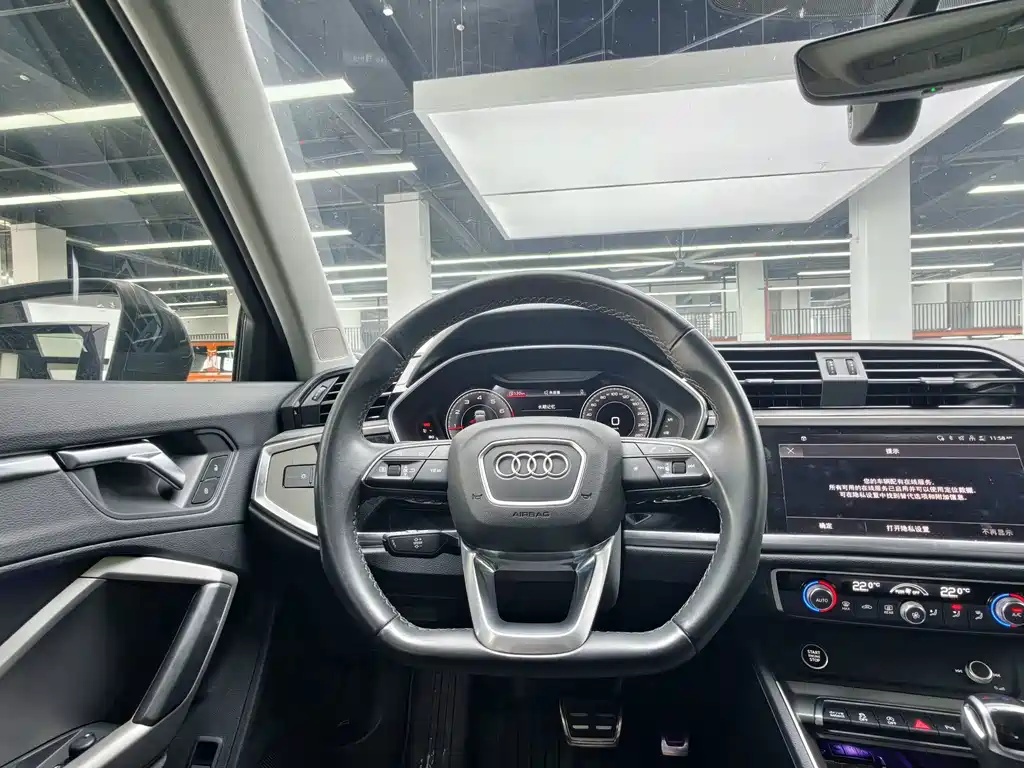 Audi Q3 — фото 8