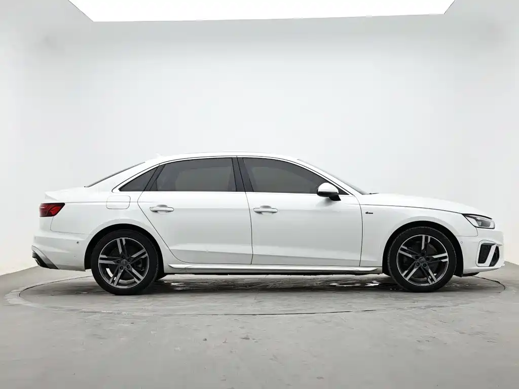 Audi A4L — фото 5