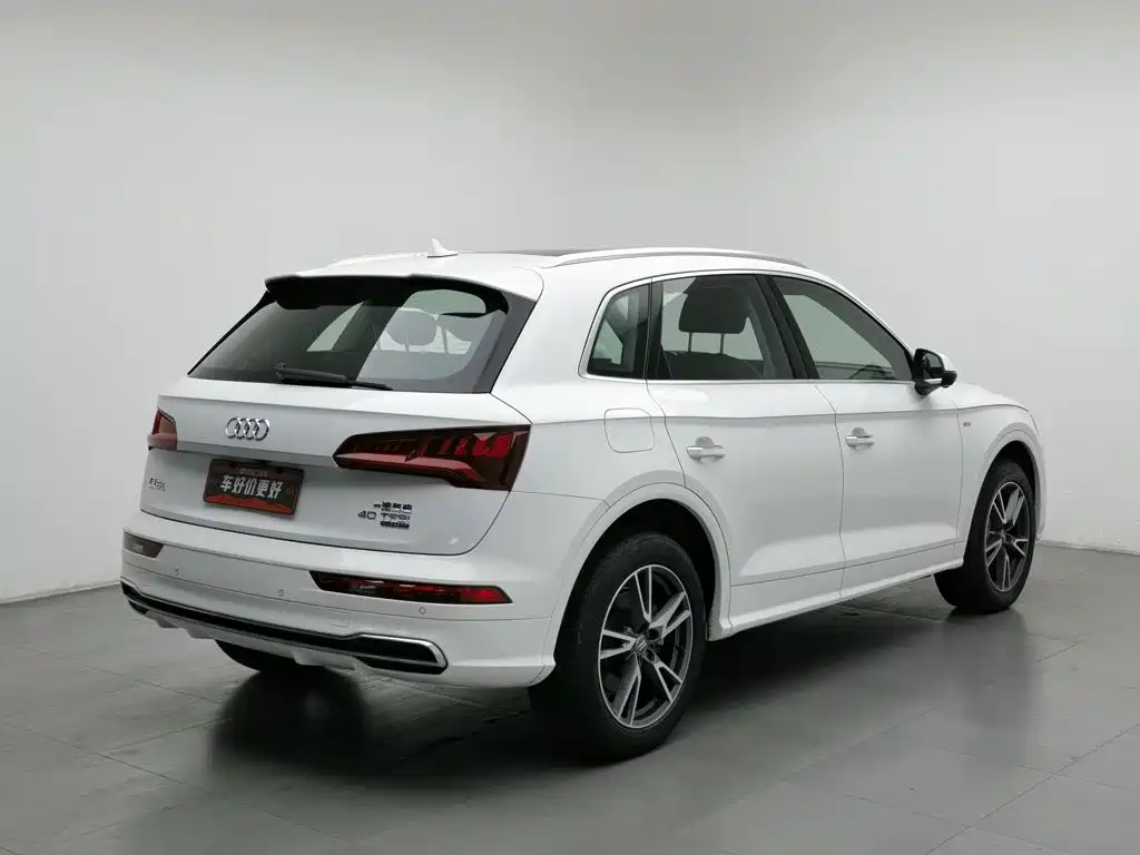 Audi Q5L — фото 2