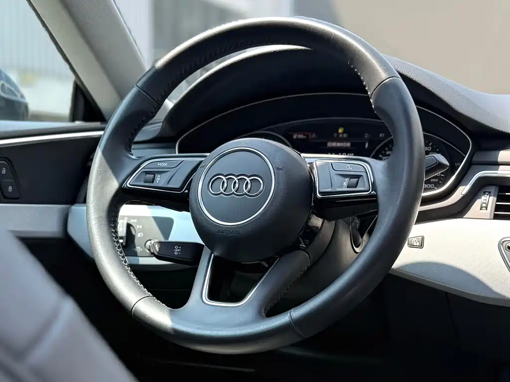 Audi A5 (Import) — фото 2