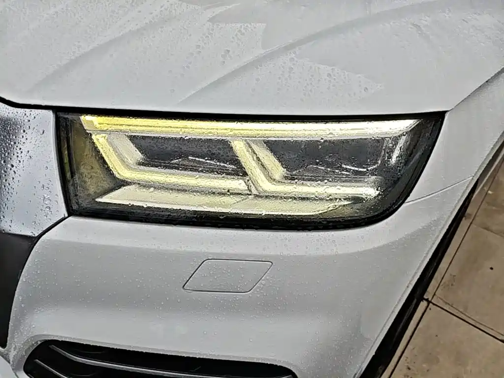 Audi Q5L — фото 24