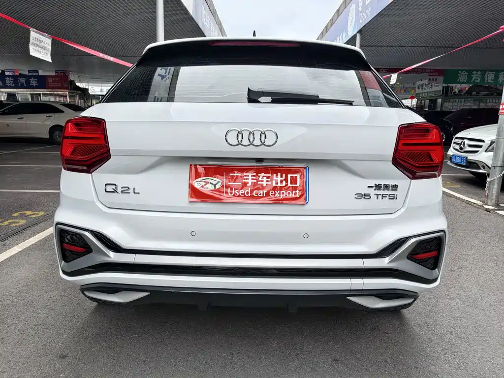 Audi Q2L — фото 7