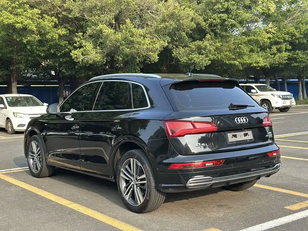 Audi Q5L — фото 4