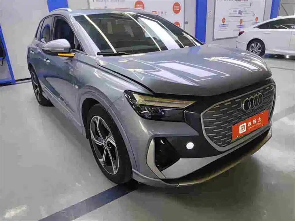 Audi Q4 e-tron — фото 2