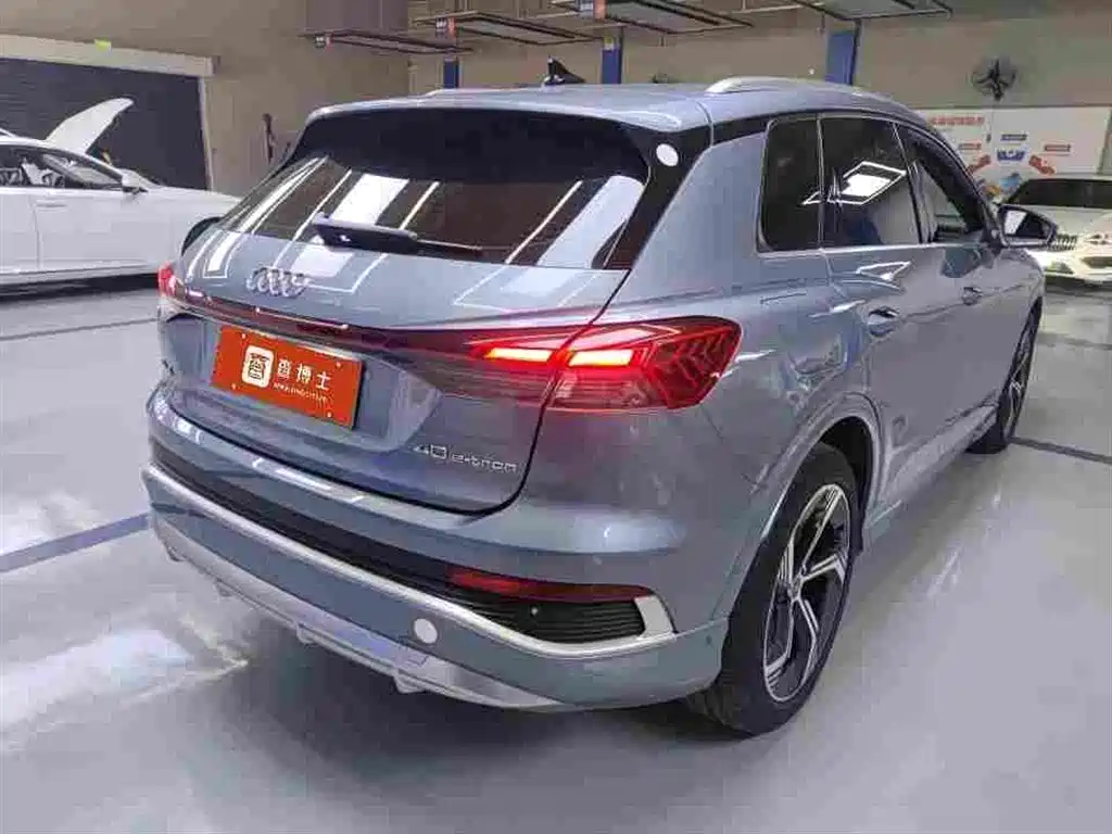 Audi Q4 e-tron — фото 3