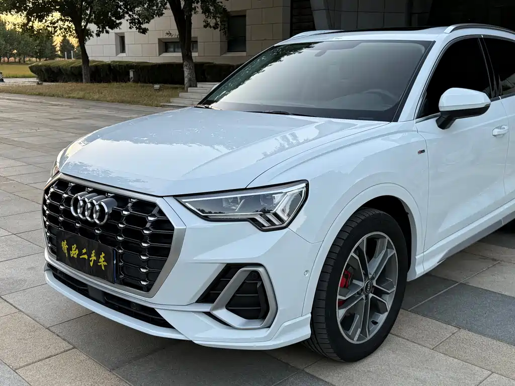 Audi Q3 — фото 5
