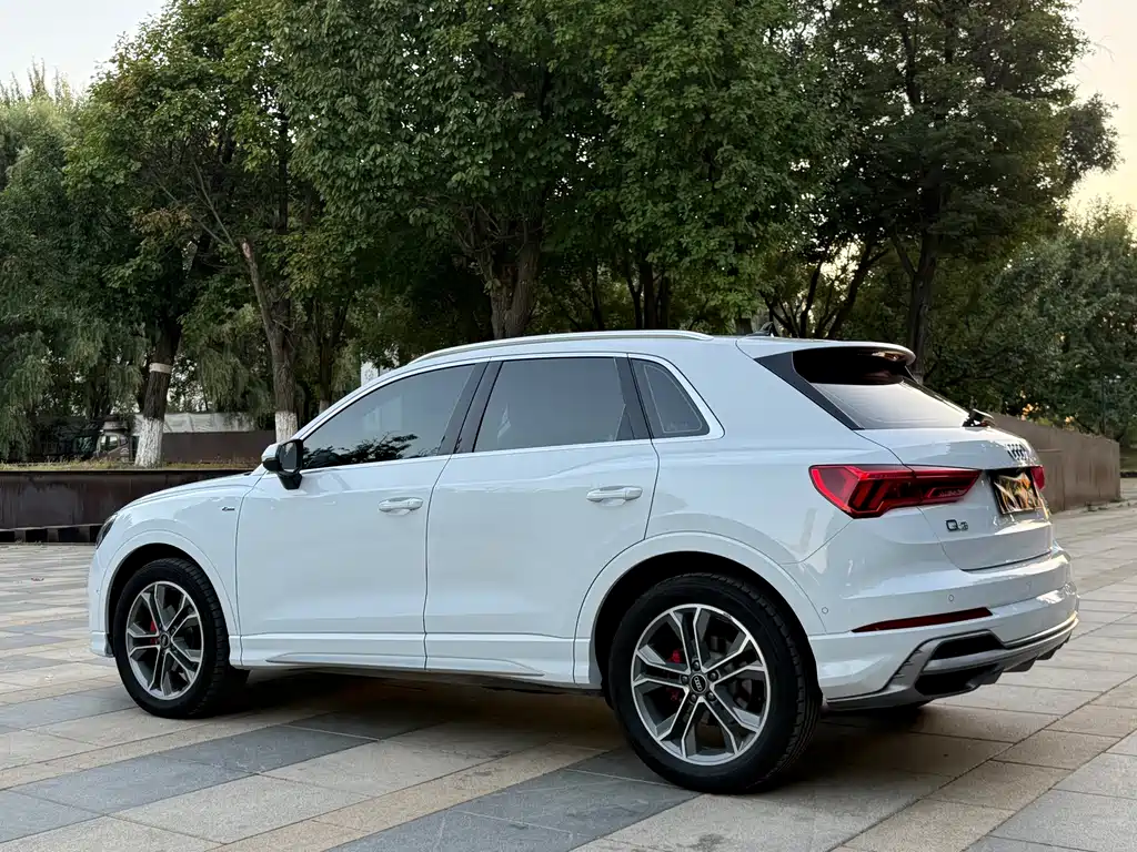Audi Q3 — фото 7