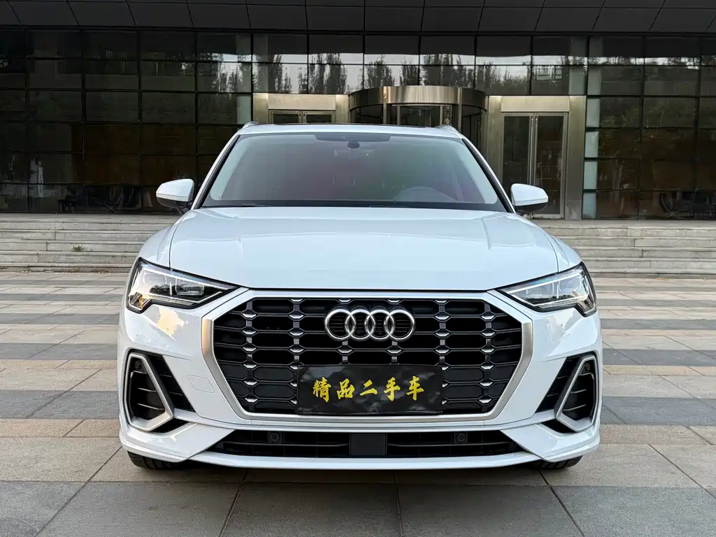 Audi Q3 — фото 10
