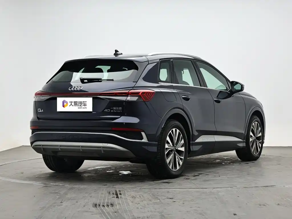 Audi Q4 e-tron — фото 3