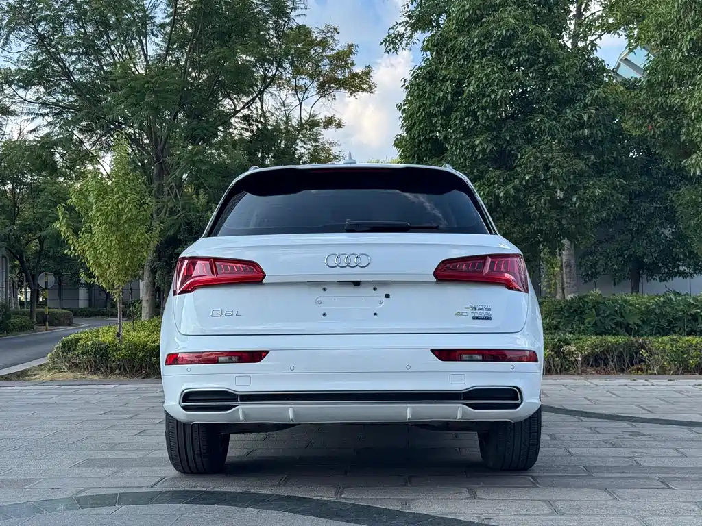Audi Q5L — фото 4
