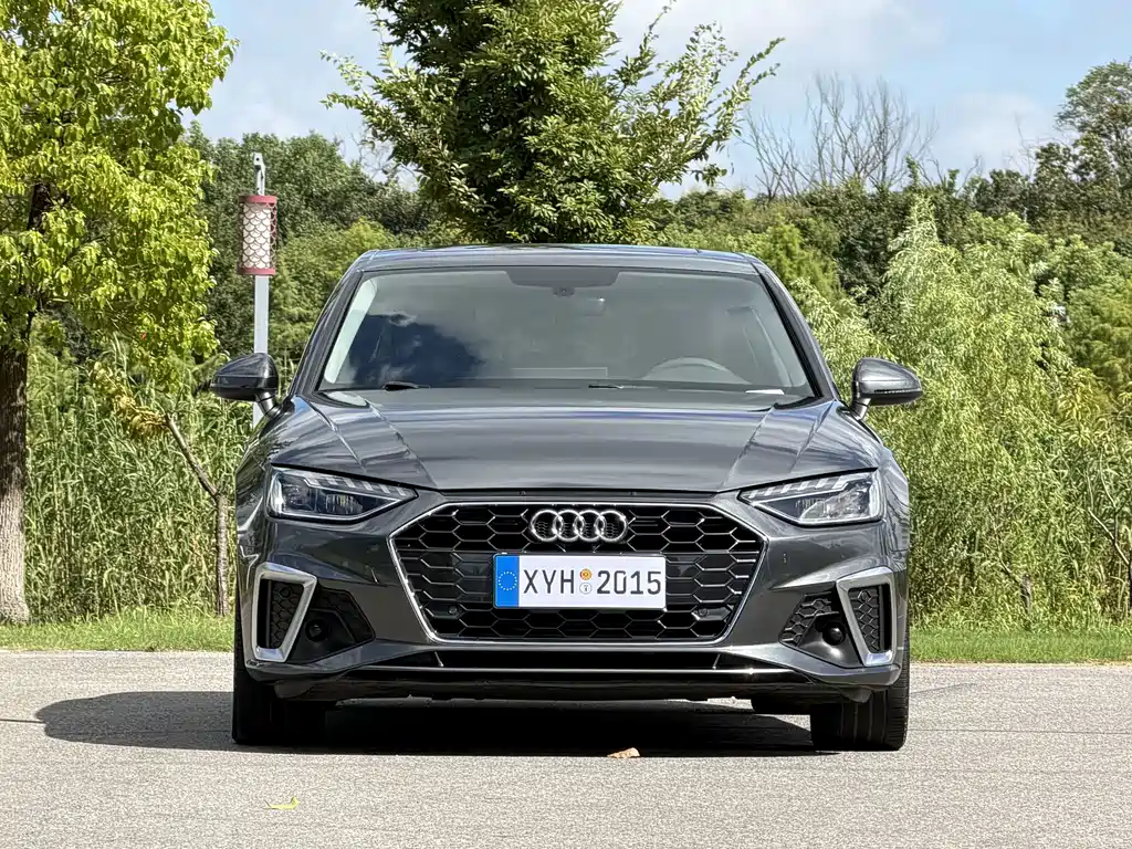 Audi A4L — фото 2