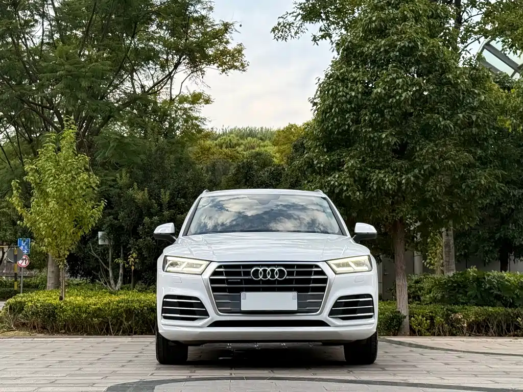 Audi Q5L — фото 2