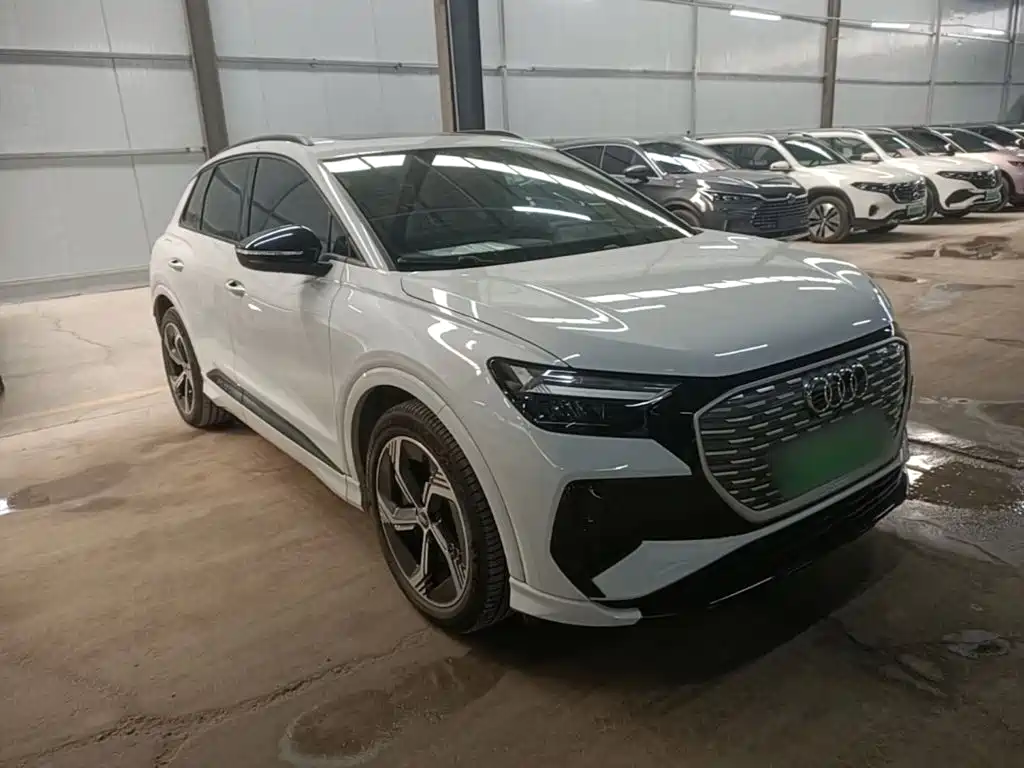 Audi Q4 e-tron — фото 4