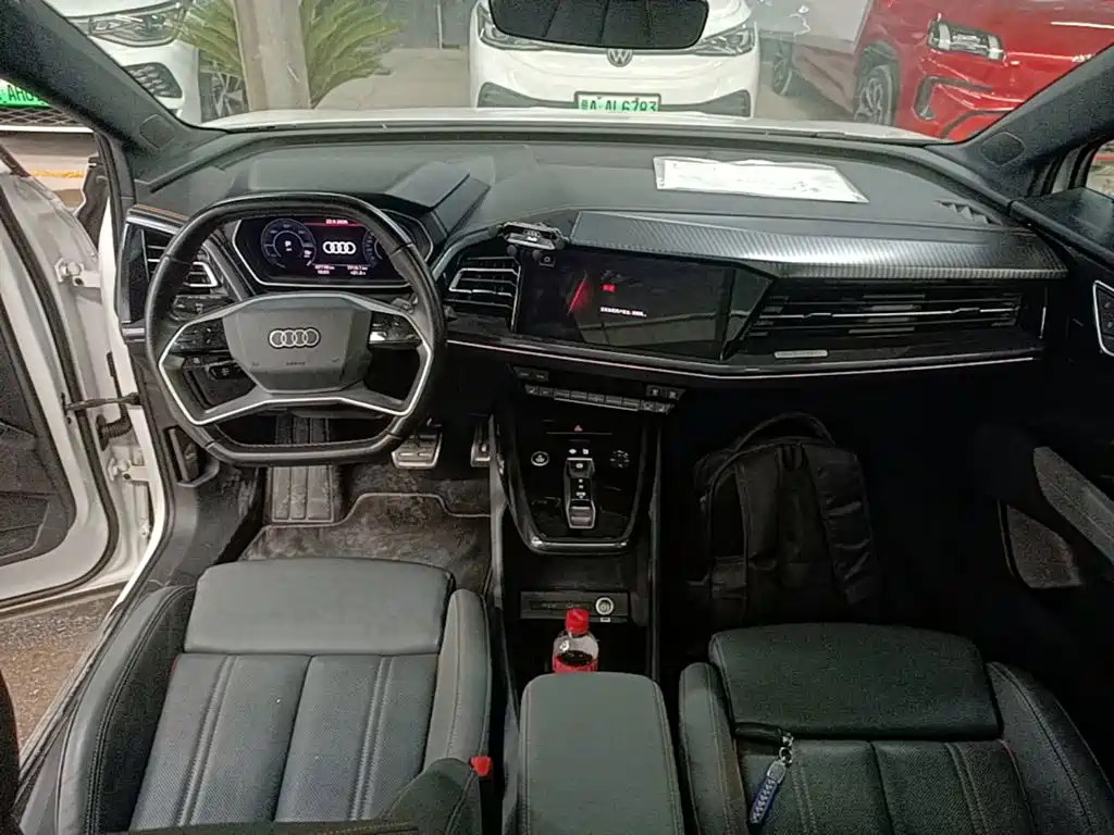 Audi Q4 e-tron — фото 10