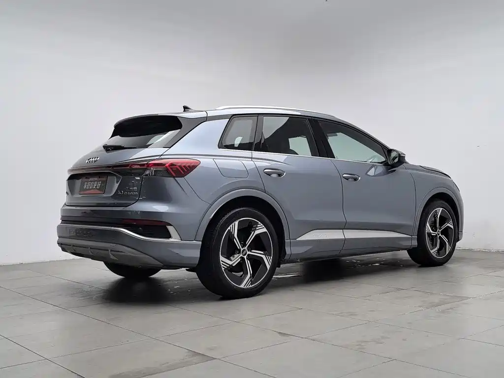 Audi Q4 e-tron — фото 2