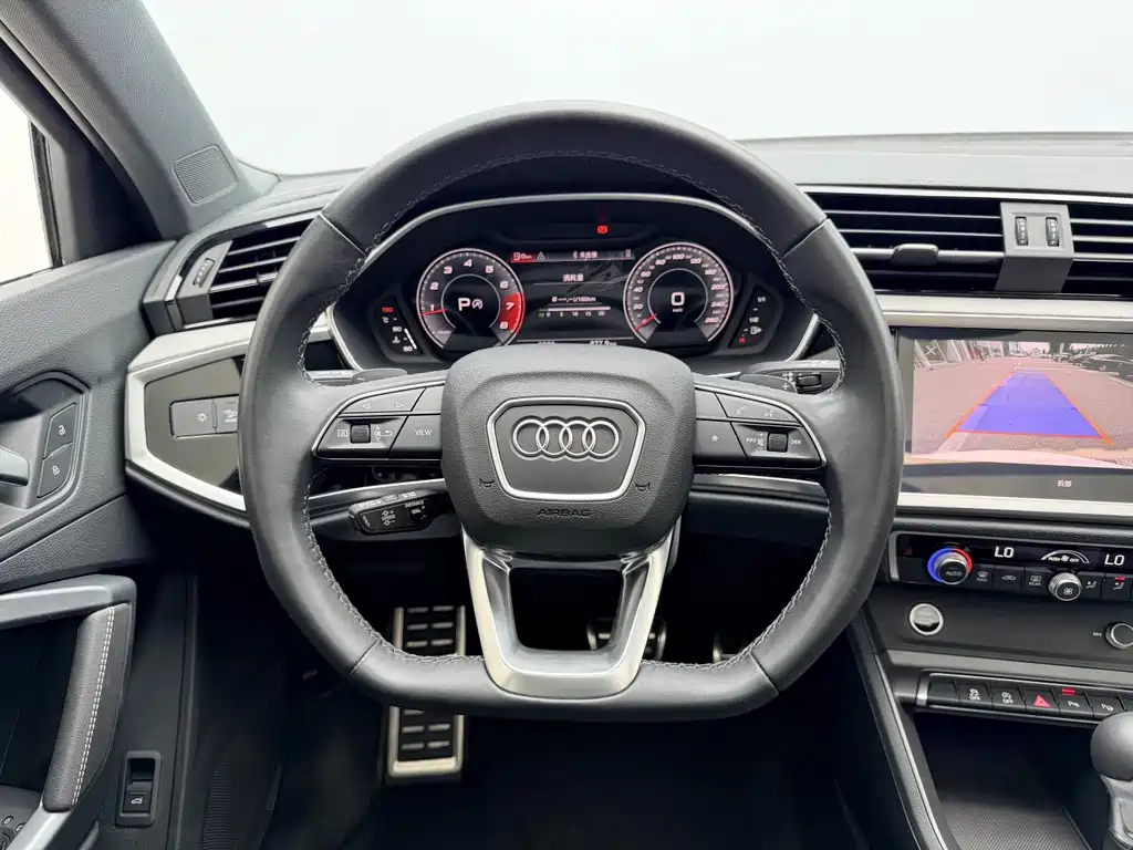Audi Q3 — фото 7