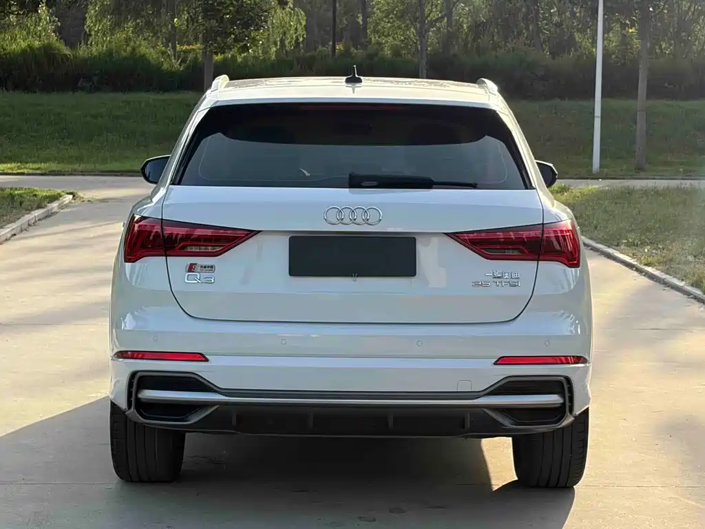 Audi Q3 — фото 14