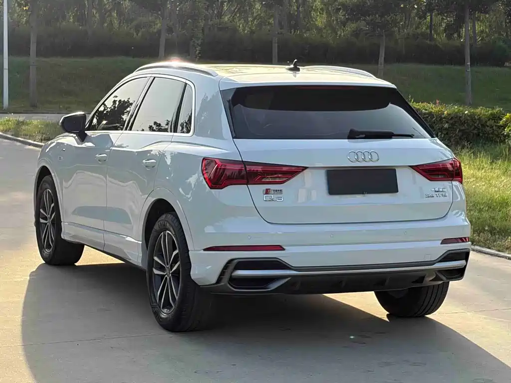 Audi Q3 — фото 15