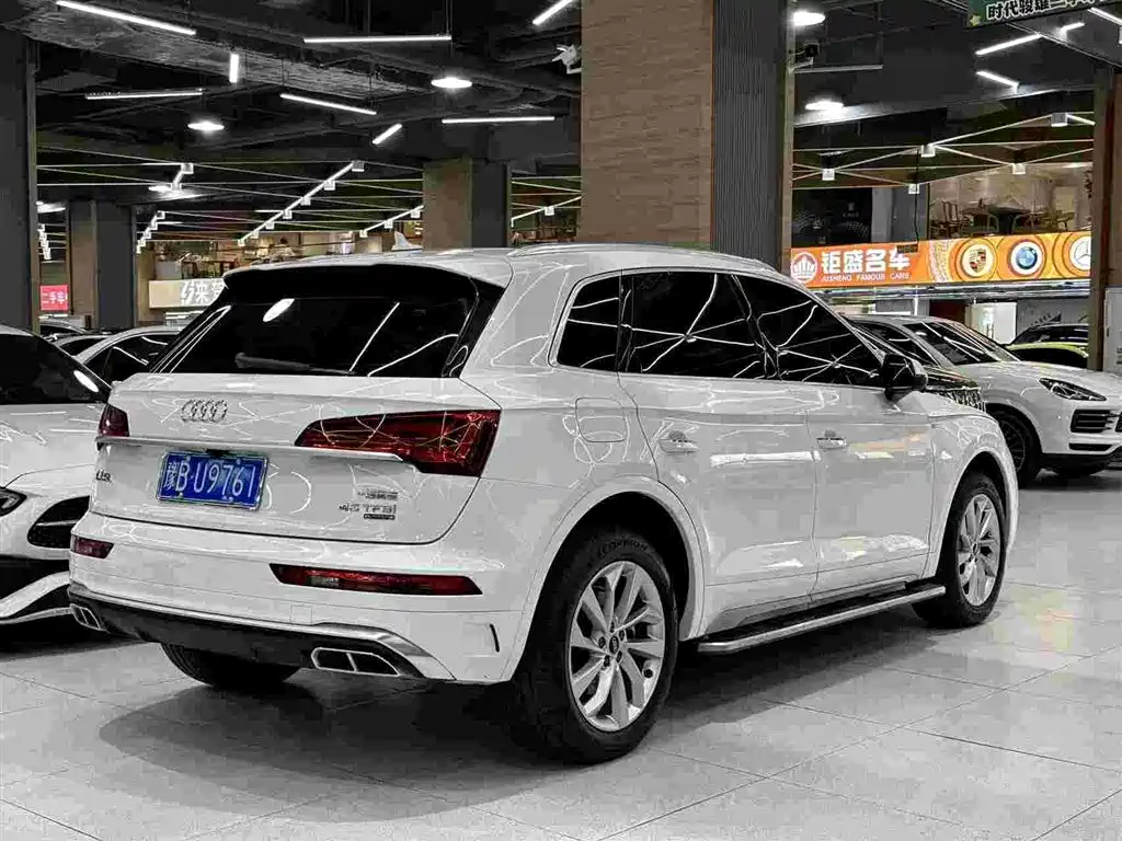 Audi Q5L — фото 6