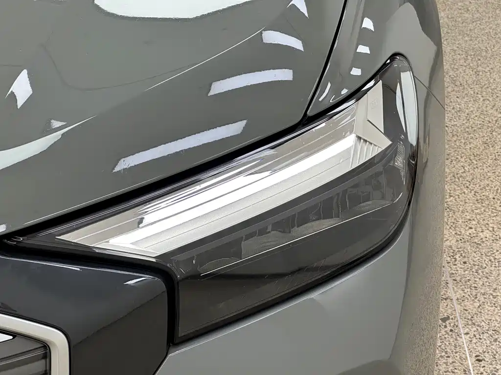 Audi Q4 e-tron — фото 8