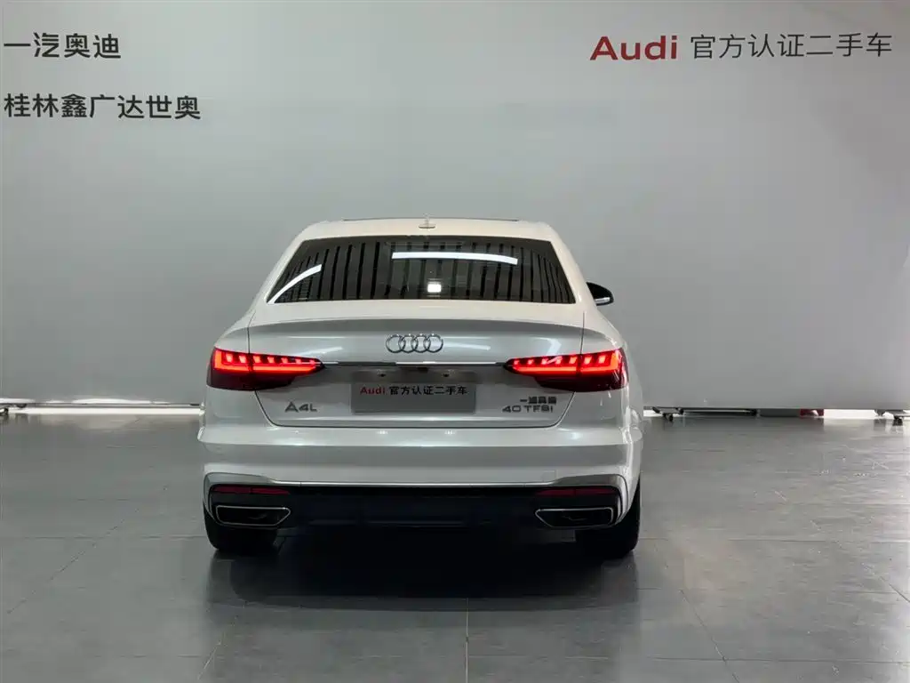Audi A4L — фото 5