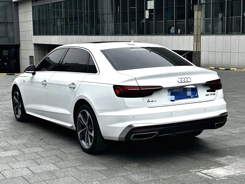 Audi A4L — фото 9