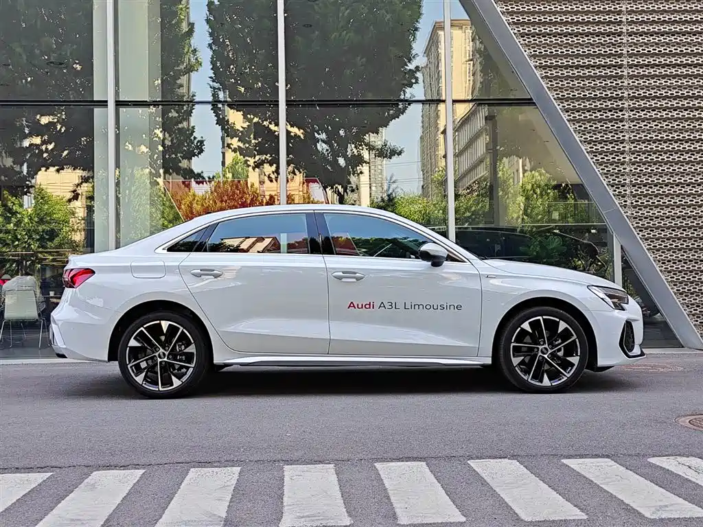 Audi A3 — фото 3