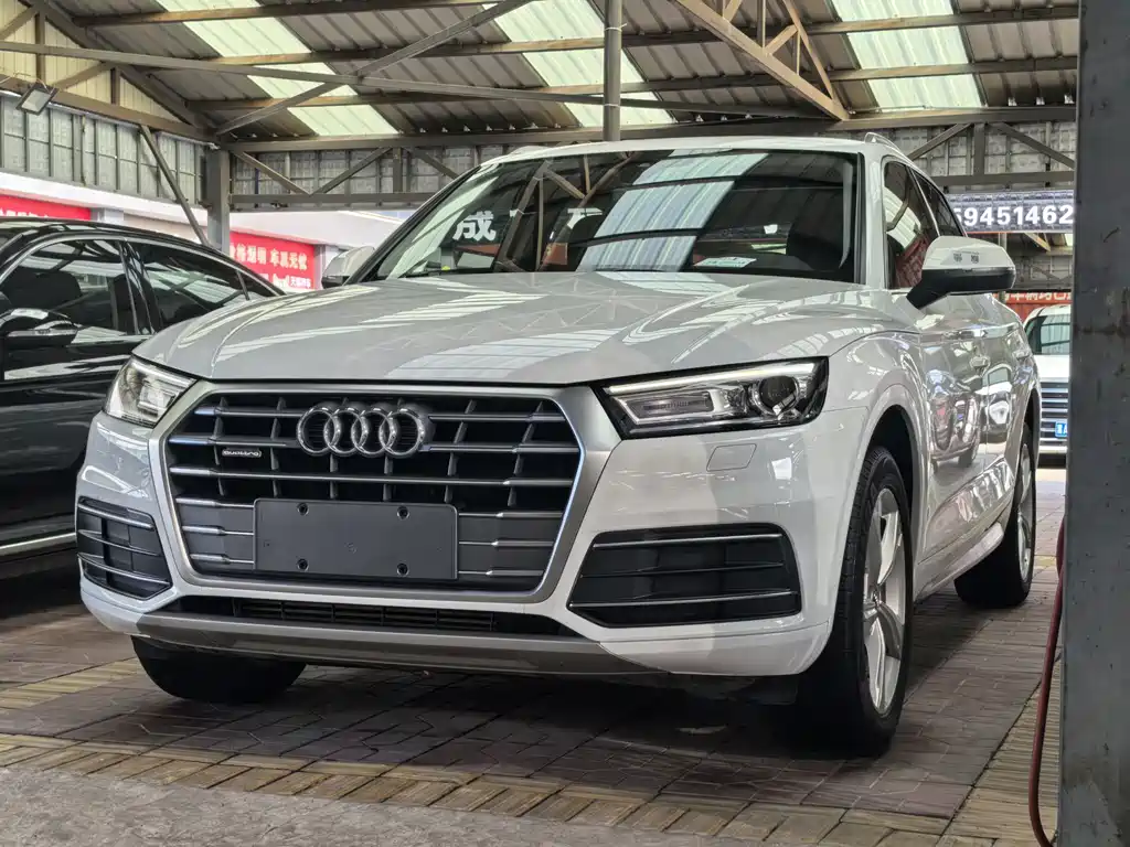 Audi Q5L — фото 2