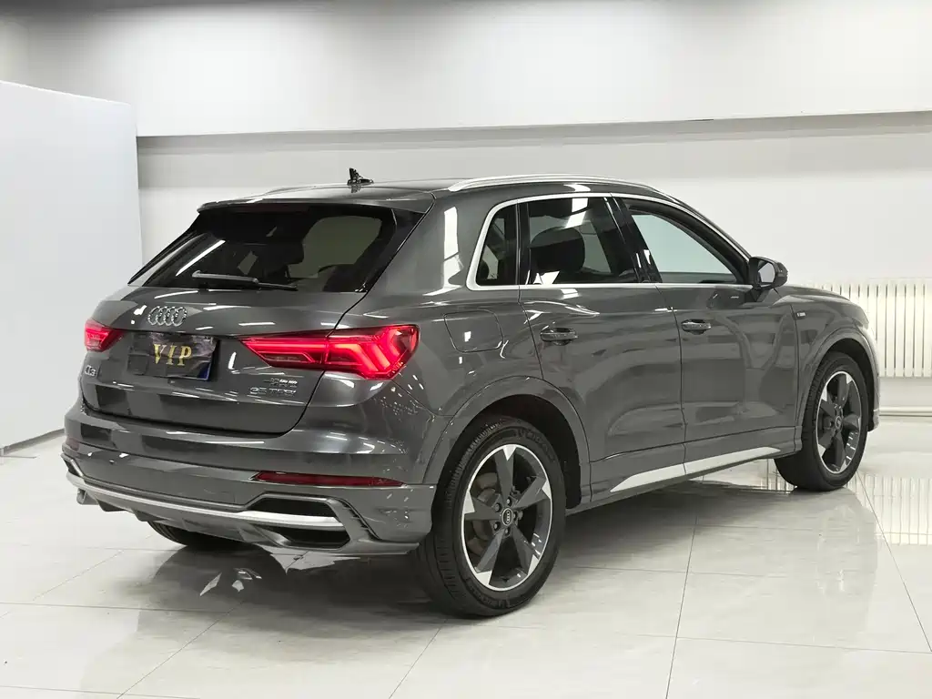 Audi Q3 — фото 6