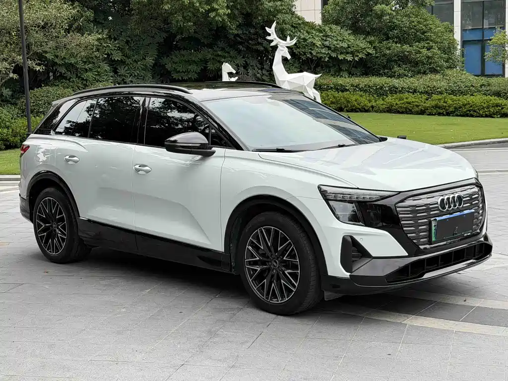 Audi Q5 e-tron — фото 2