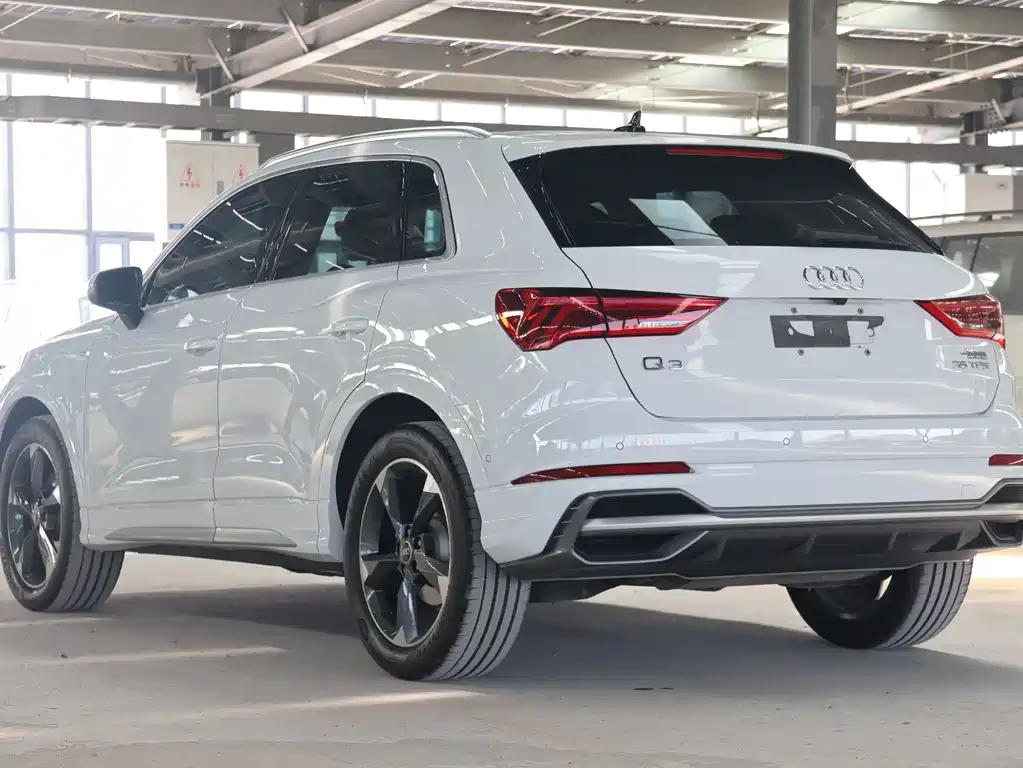 Audi Q3 — фото 5