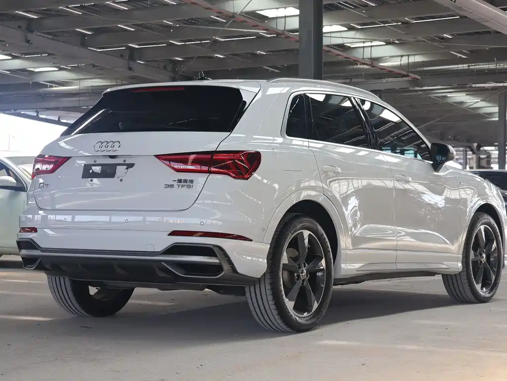 Audi Q3 — фото 7