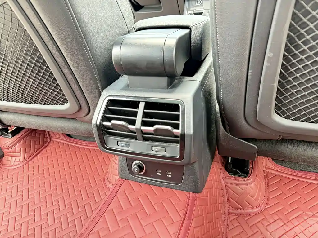 Audi Q3 — фото 11
