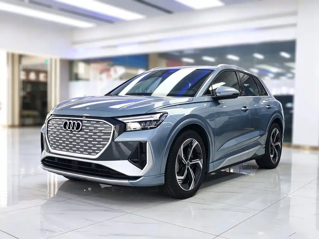 Audi Q4 e-tron — фото 2