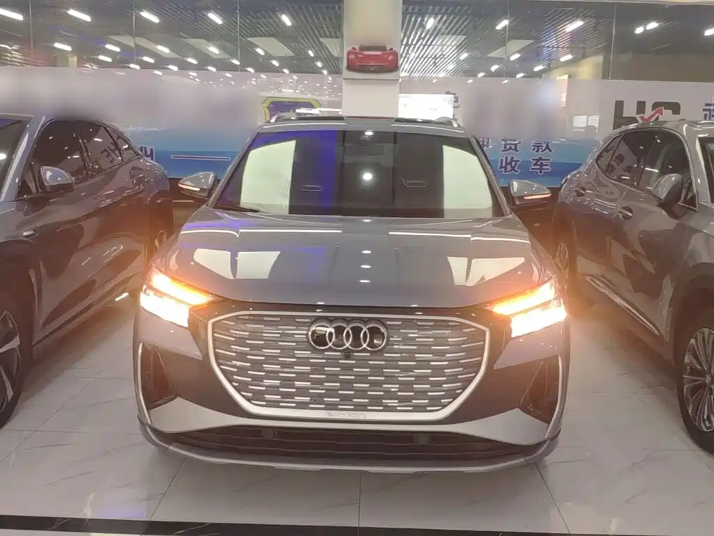 Audi Q4 e-tron — фото 3