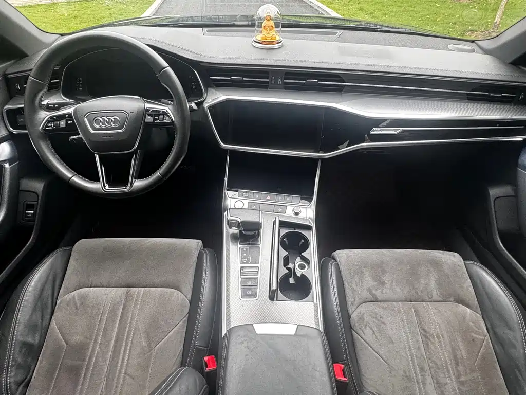 Audi A6L — фото 11