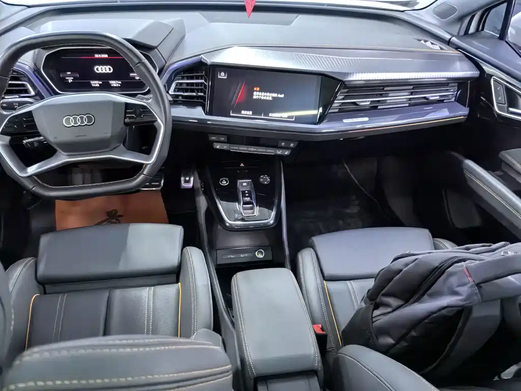 Audi Q4 e-tron — фото 8