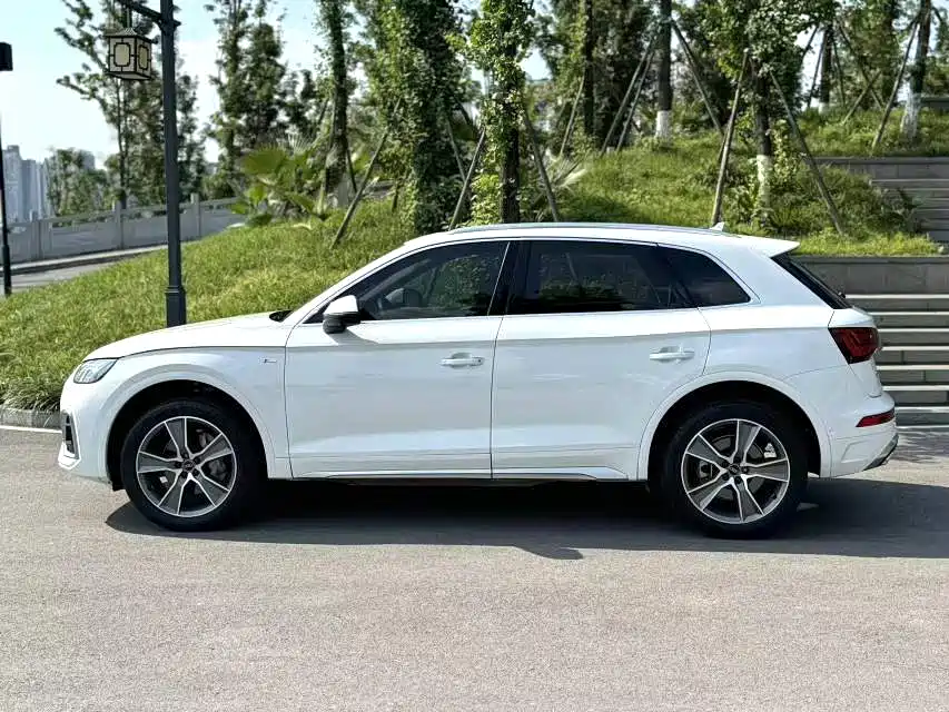 Audi Q5L — фото 4
