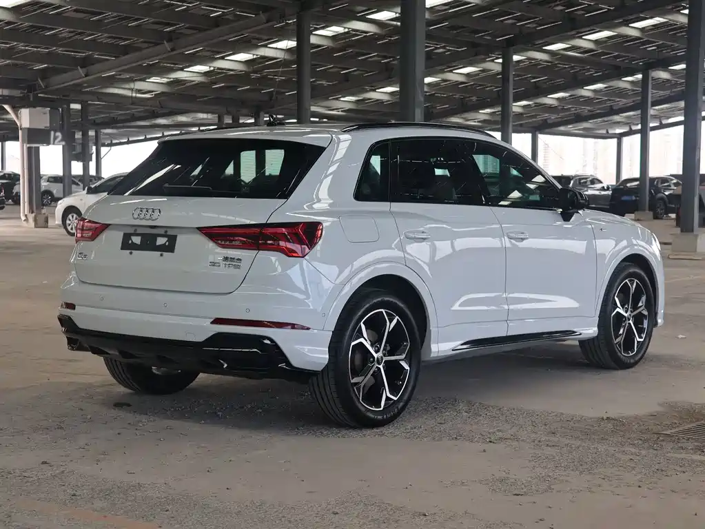 Audi Q3 — фото 5