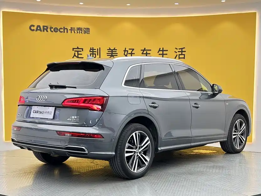 Audi Q5L — фото 4